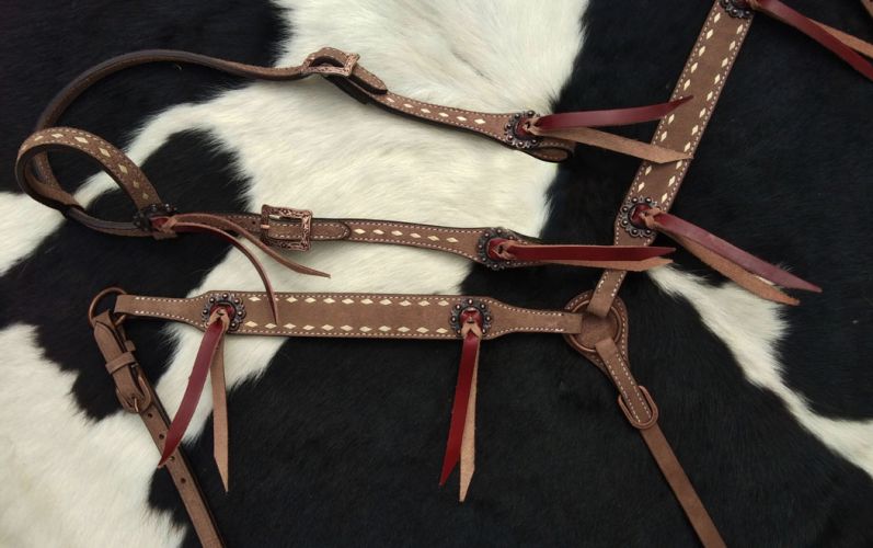 Showman Single ear headstall and breastcollar set with natural buckstitch trim #3